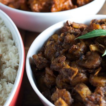 This is a spicy dish, well flavored with cocum and pepper. It's an easy chemmeen roast/fry preparation. It goes well with rice.