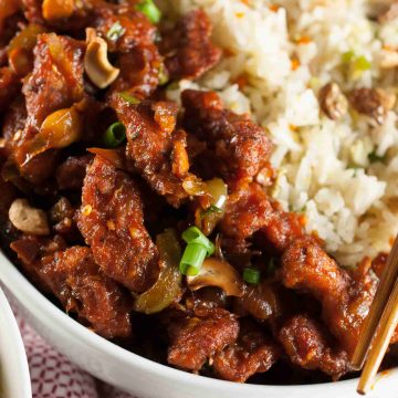 Chicken strips marinated, fried and sauteed in a spicy and tangy sauce. Quick and delicious Indo Chinese dish.