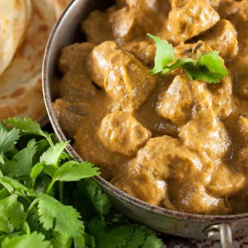 Soya chunks cooked in rich onion tomato masala gravy with spices, cashew, and cream. A healthy and tasty side dish that goes well with rice, chapathi and other Indian breads.