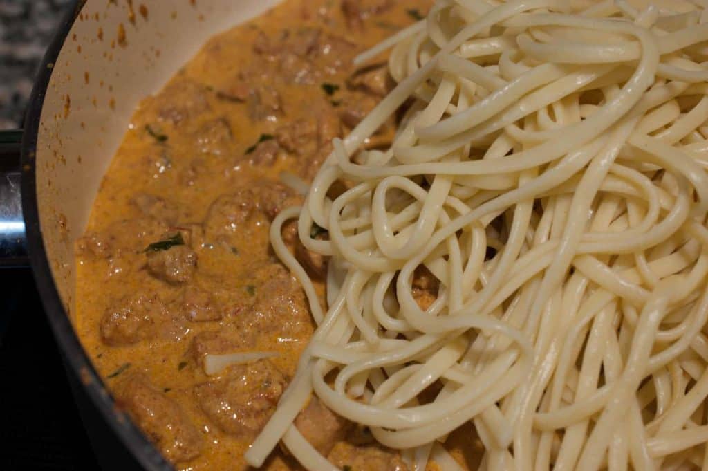 Butter Chicken Pasta Recipe | Indian Style Pasta | How to cook pasta in