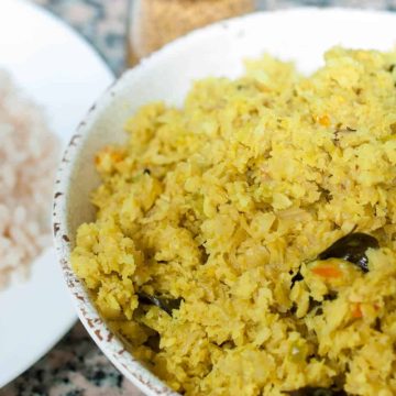 Kerala style cabbage stir fry with coconut, ginger-garlic and green chilly.Cabbage thoran is one of the side dishes for Kerala Onam Sadya! A simple and healthy side dish that goes well with rice.  It’s also called as “cabbage upperi” in the central part of Kerala